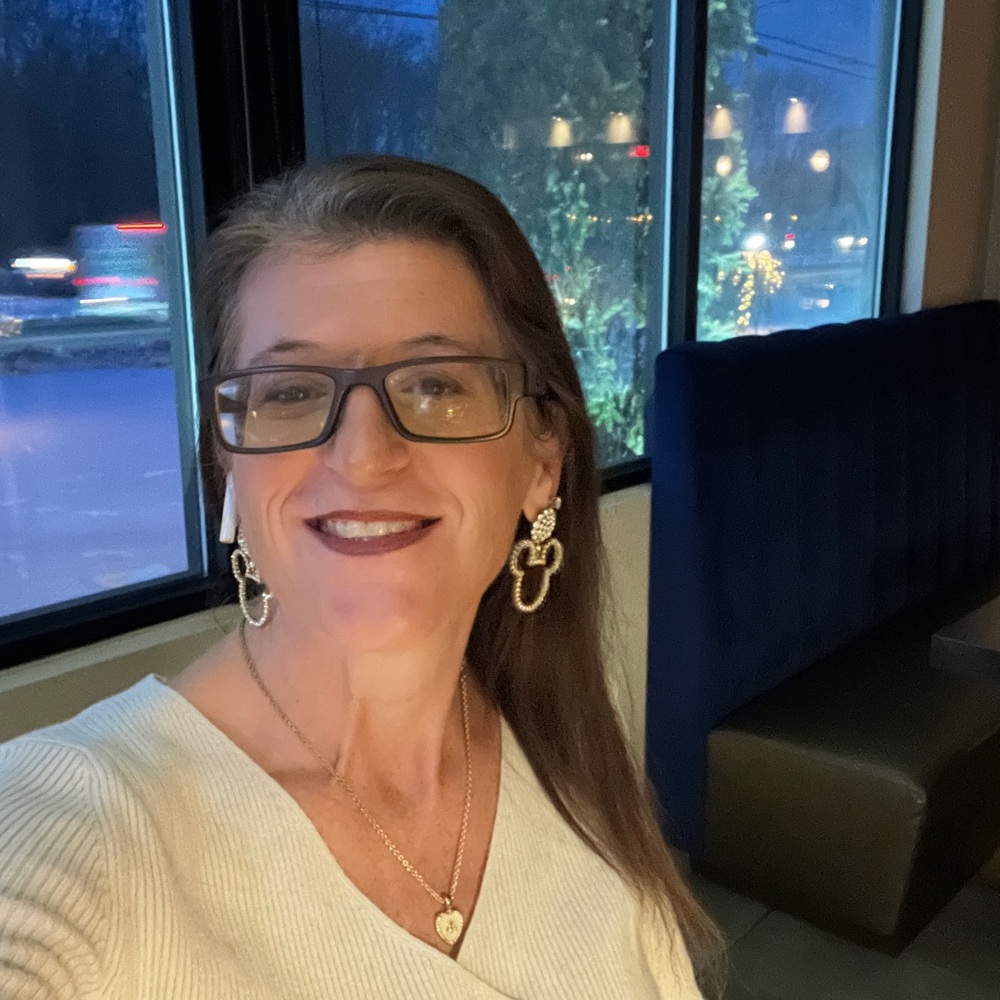 Meet your Posher, Lisa